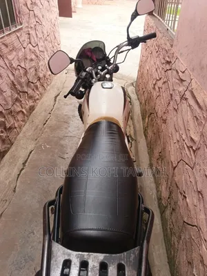 Bajaj Boxer 150 UG 2022 White