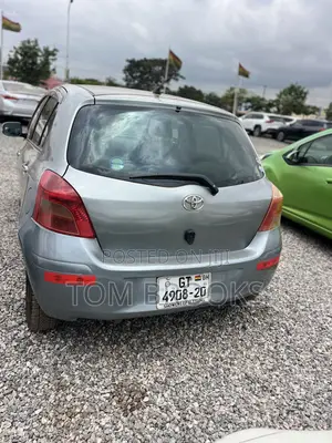 Toyota Vitz 2010 Gray