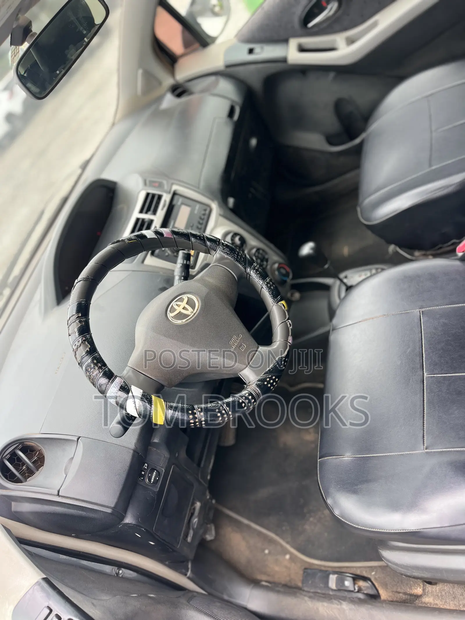 Toyota Vitz 2010 Gray