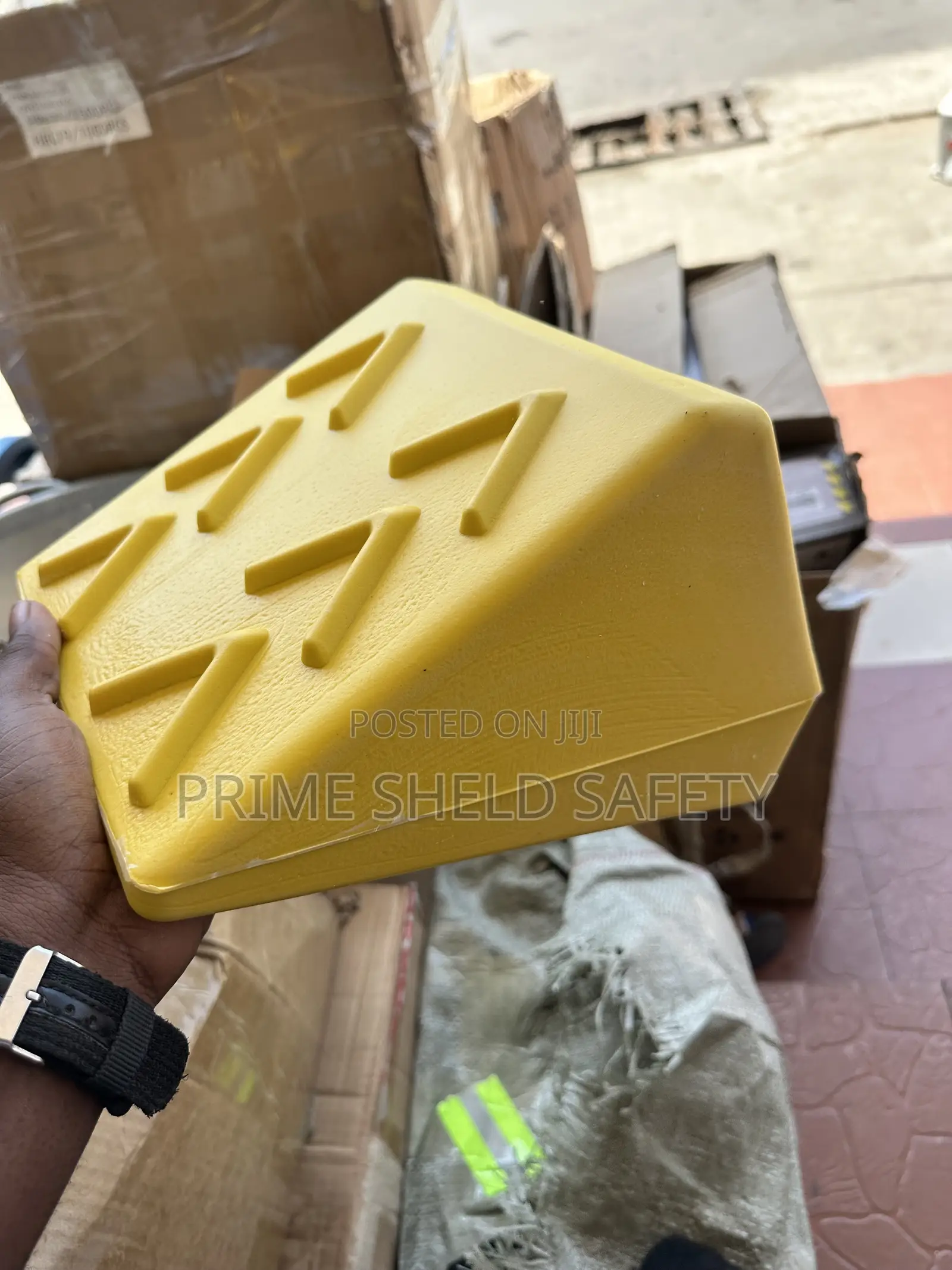 Heavy-Duty Rubber Wheel Chock