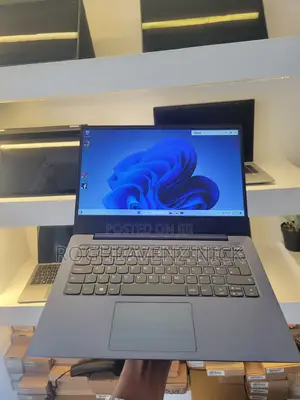 Laptop Lenovo IdeaPad 300 8GB Intel Core i5 SSD 256GB