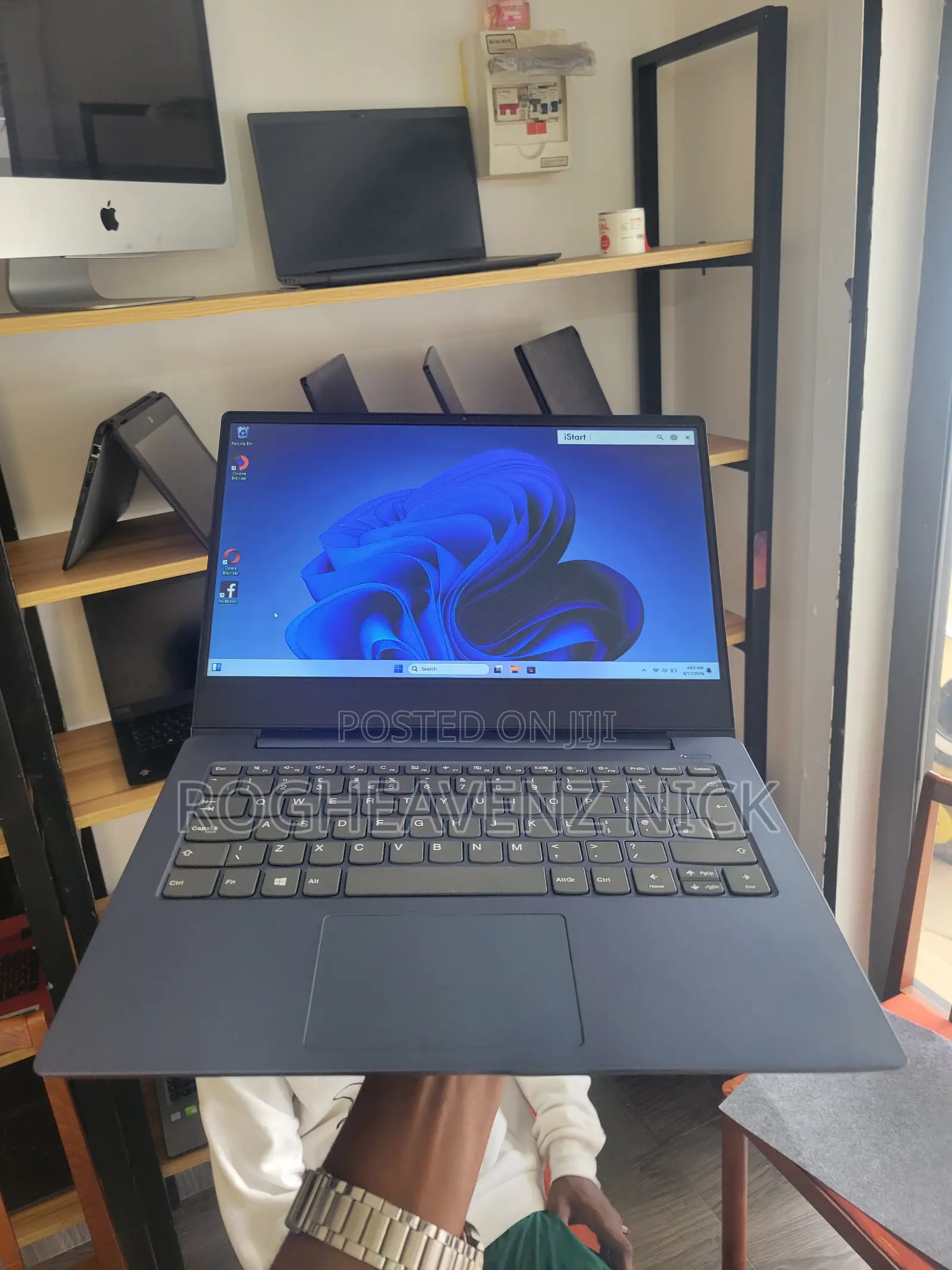 Laptop Lenovo IdeaPad 300 8GB Intel Core i5 SSD 256GB
