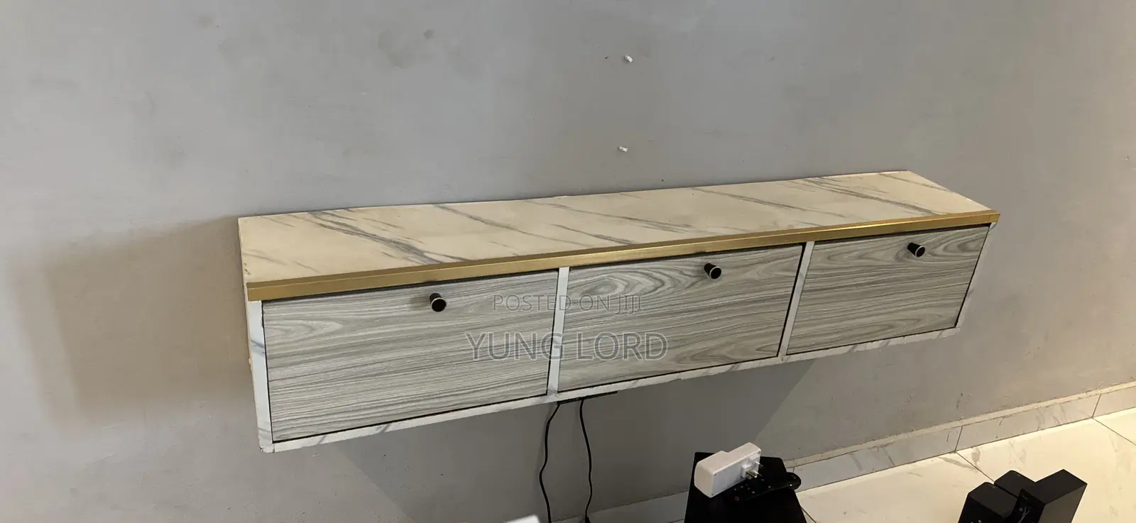 TV Stand for Sale , Bring Fast Money