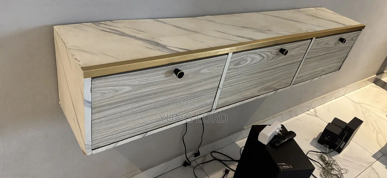 TV Stand for Sale , Bring Fast Money