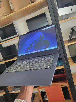 Laptop Lenovo IdeaPad 300 8GB Intel Core i5 SSD 256GB