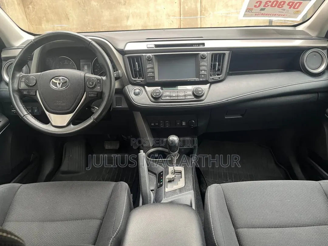 Toyota RAV4 Adventure 4dr SUV AWD (2.5L 4cyl 6A) 2018 Silver
