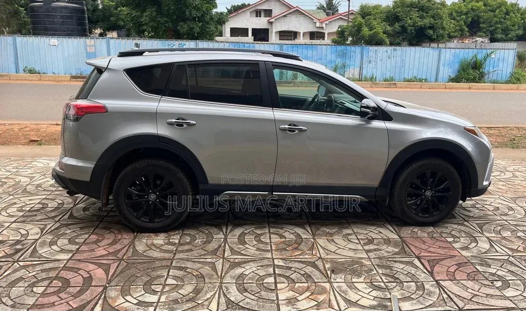 Toyota RAV4 Adventure 4dr SUV AWD (2.5L 4cyl 6A) 2018 Silver