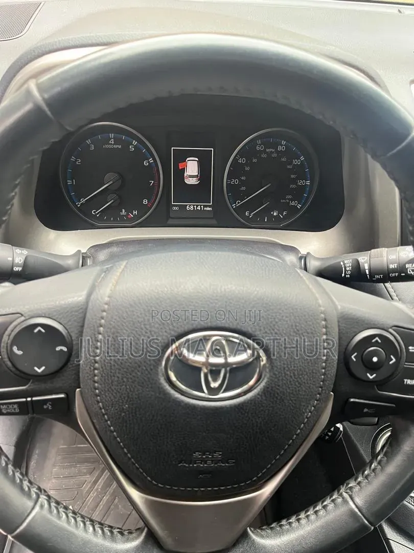 Toyota RAV4 Adventure 4dr SUV AWD (2.5L 4cyl 6A) 2018 Silver