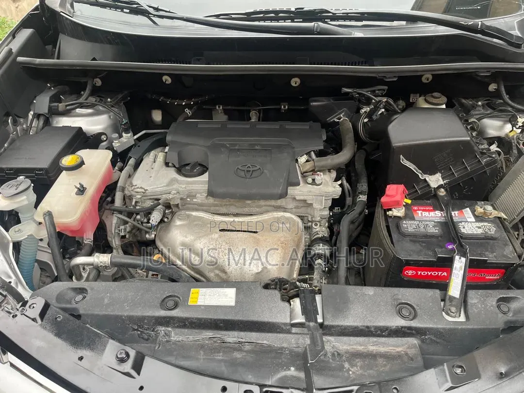 Toyota RAV4 Adventure 4dr SUV AWD (2.5L 4cyl 6A) 2018 Silver