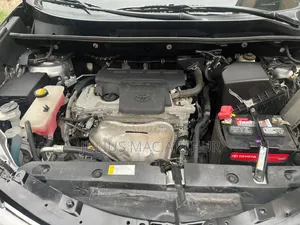 Toyota RAV4 Adventure 4dr SUV AWD (2.5L 4cyl 6A) 2018 Silver