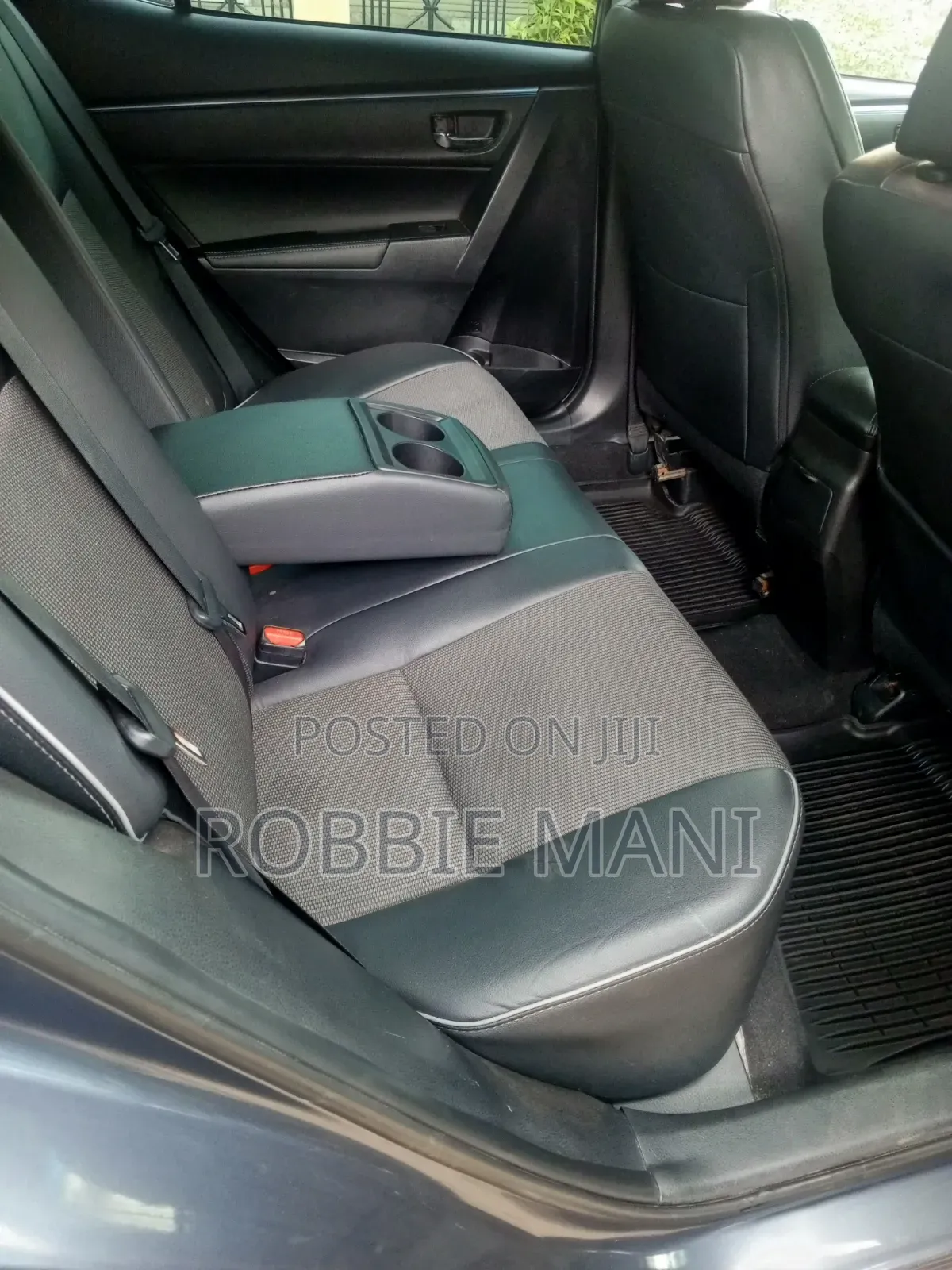 Toyota Corolla S 4dr Sedan (1.8L 4cyl CVT) 2015 Gray