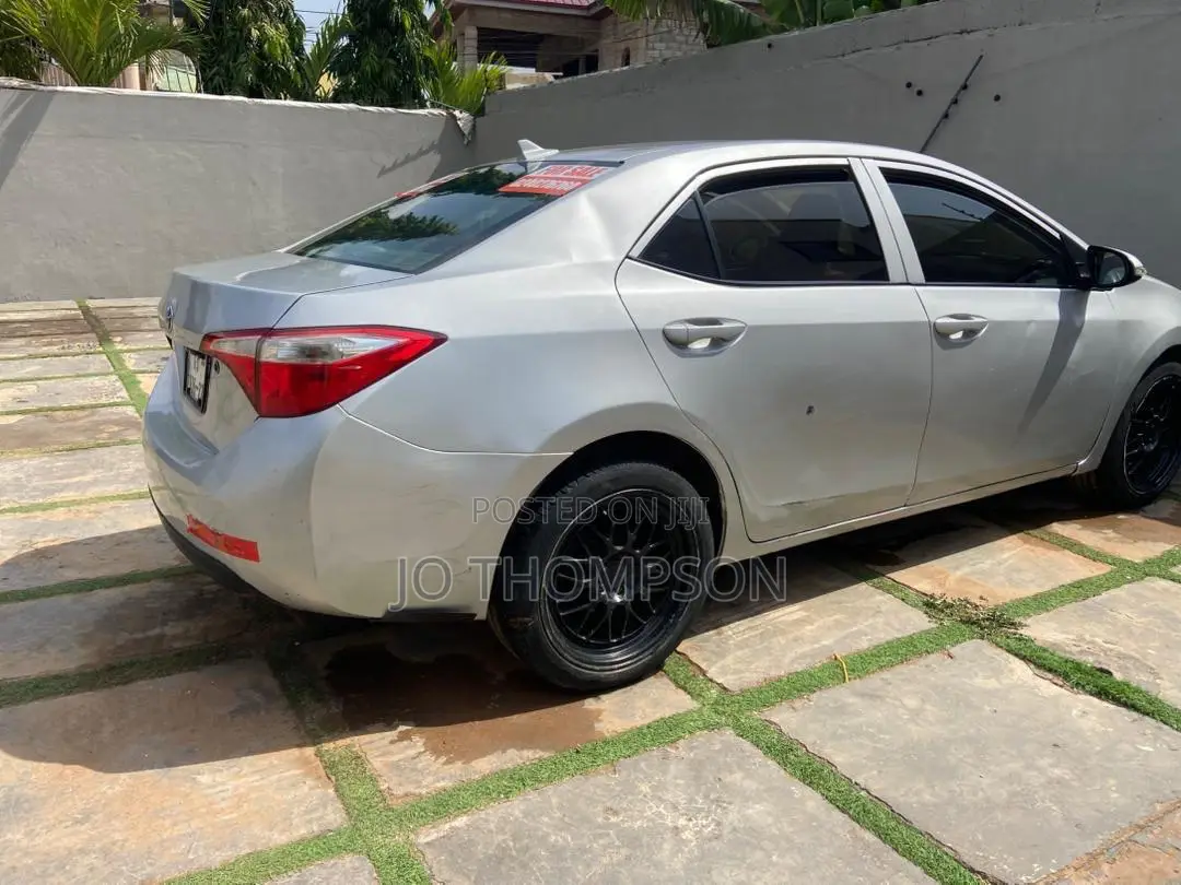 Toyota Corolla 2017 Silver