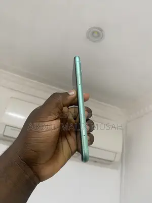 Apple iPhone 11 64 GB Green