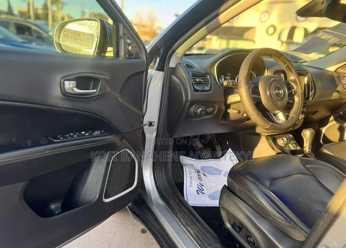 Jeep Compass Latitude 4x4 2019 Black