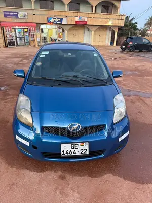Toyota Vitz 2010 Blue