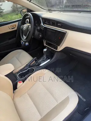 Toyota Corolla LE Eco (1.8L 4cyl 2A) 2018 Gray