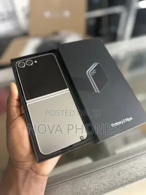 New Samsung Galaxy Z Flip6 256 GB Black