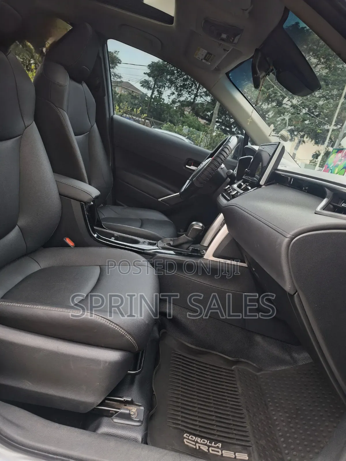 Toyota Corolla Cross XLE 2023 Gray