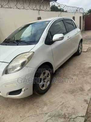 Toyota Vitz 2010 White