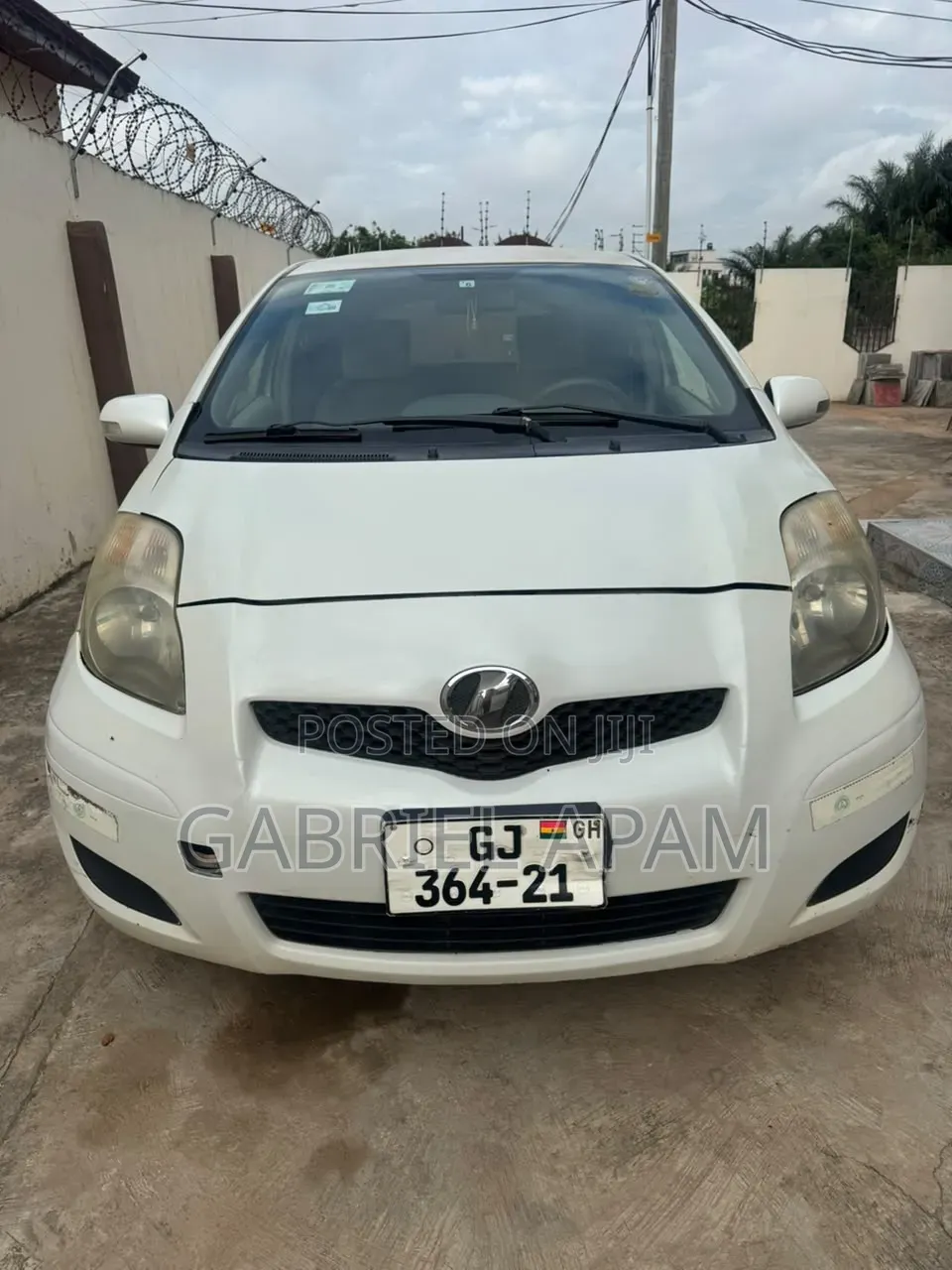 Toyota Vitz 2010 White