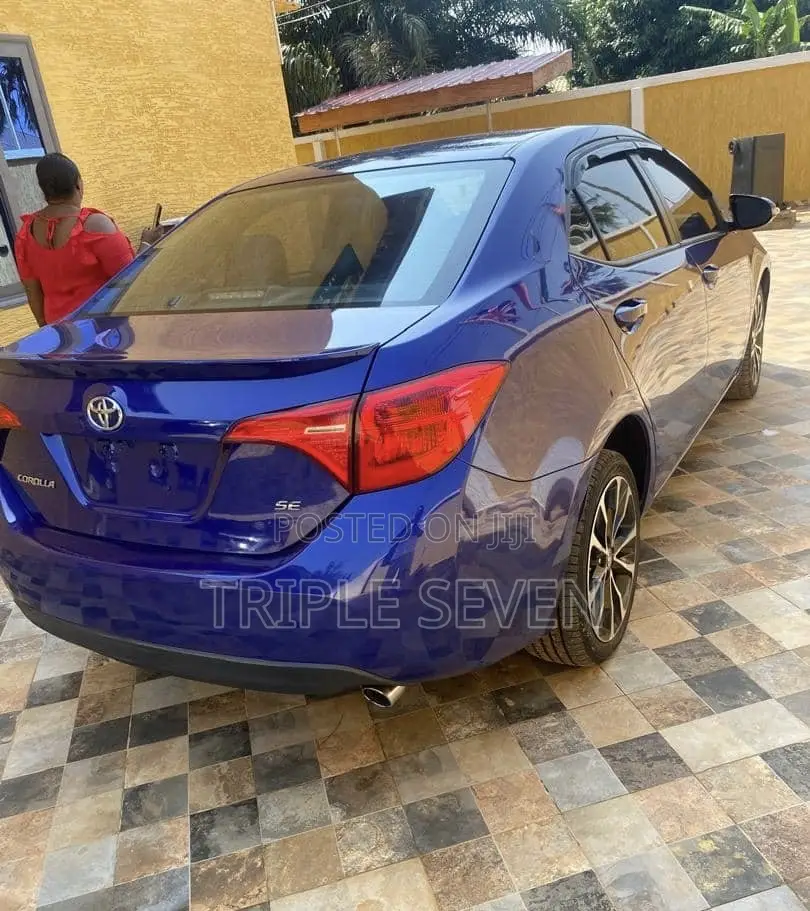 Toyota Corolla SE 4dr Sedan (1.8L 4cyl Manual) 2017 Blue