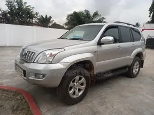 Toyota Land Cruiser Prado 3.0 D-4D 5dr 2005 Gray