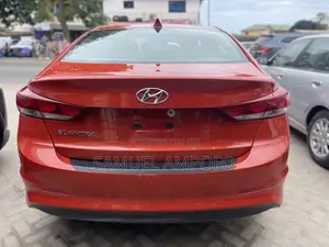 Hyundai Elantra Limited Sedan FWD (2.0L 4cyl 6A) 2017 Orange
