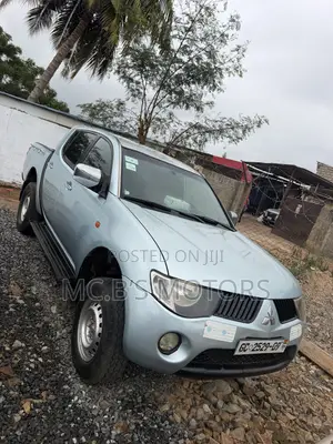 Mitsubishi L200 2009 Silver
