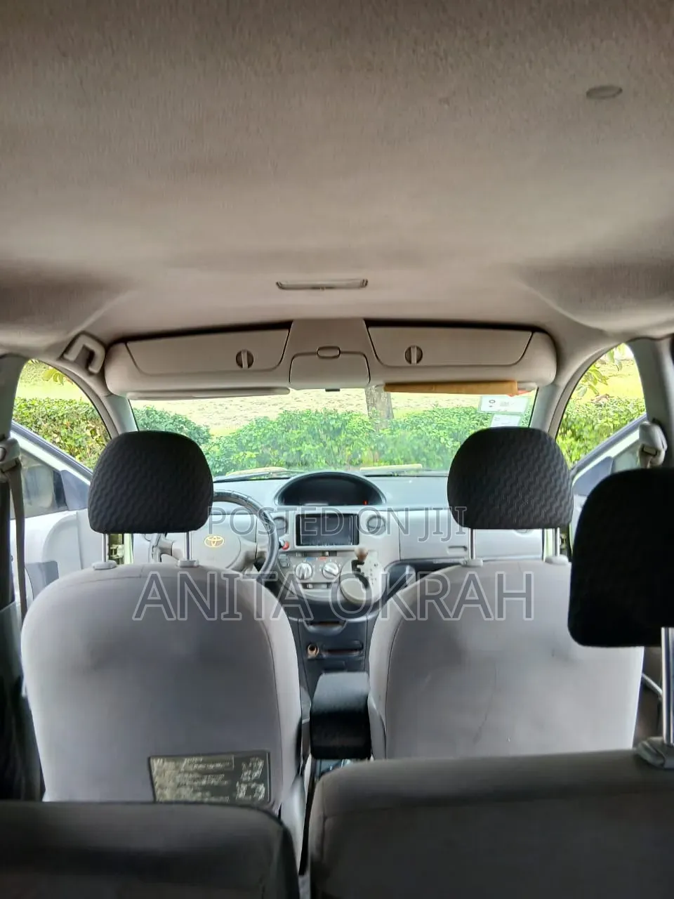 Toyota Sienta 2010 Green