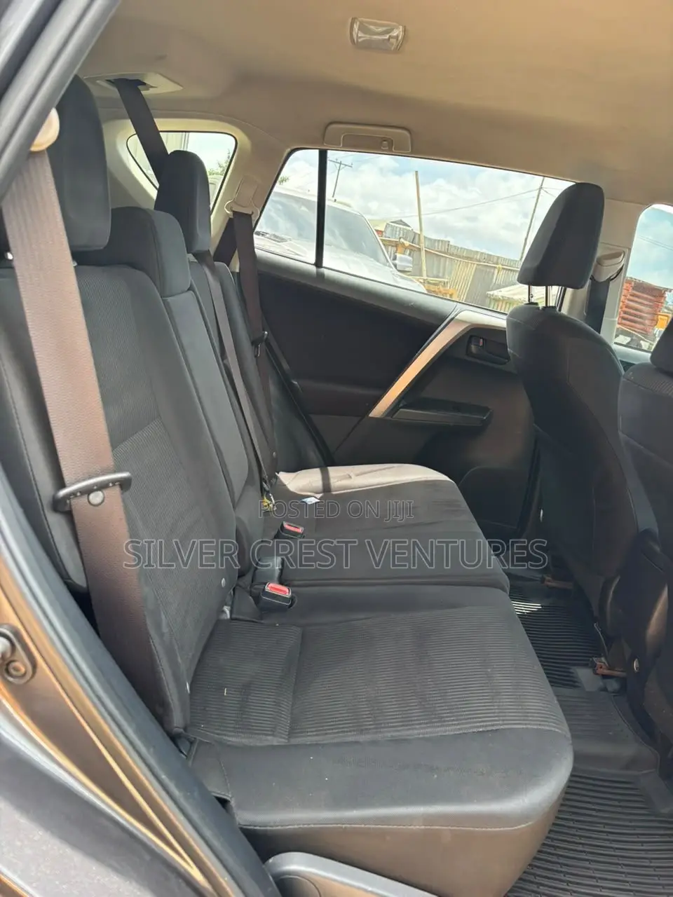 Toyota RAV4 LE AWD (2.5L 4cyl 6A) 2017 Gray