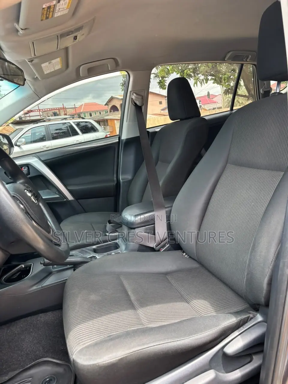 Toyota RAV4 LE AWD (2.5L 4cyl 6A) 2017 Gray