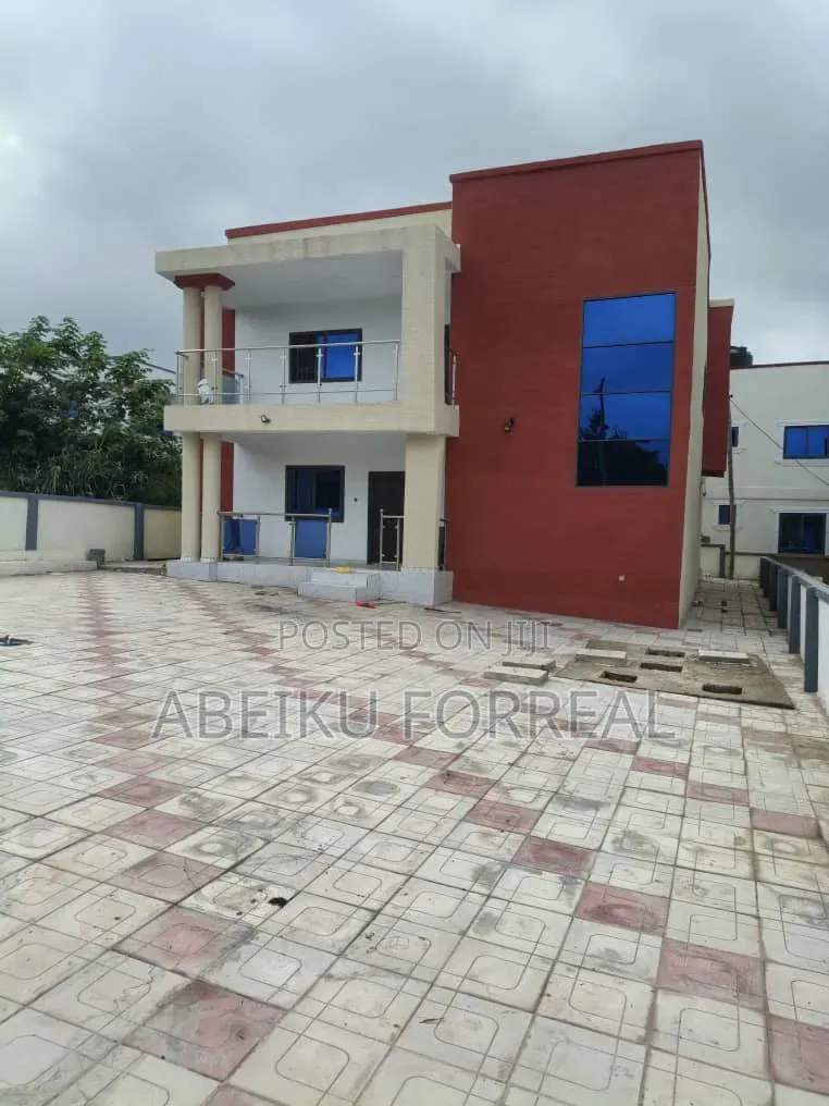 4bdrm House in Sunyani Municipal for sale