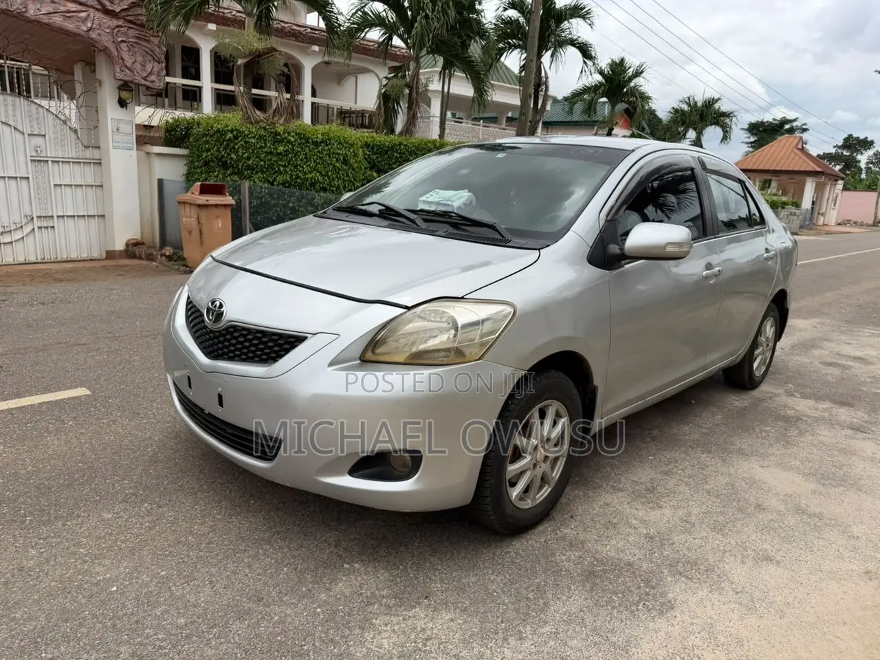 Toyota Belta 2010 Silver