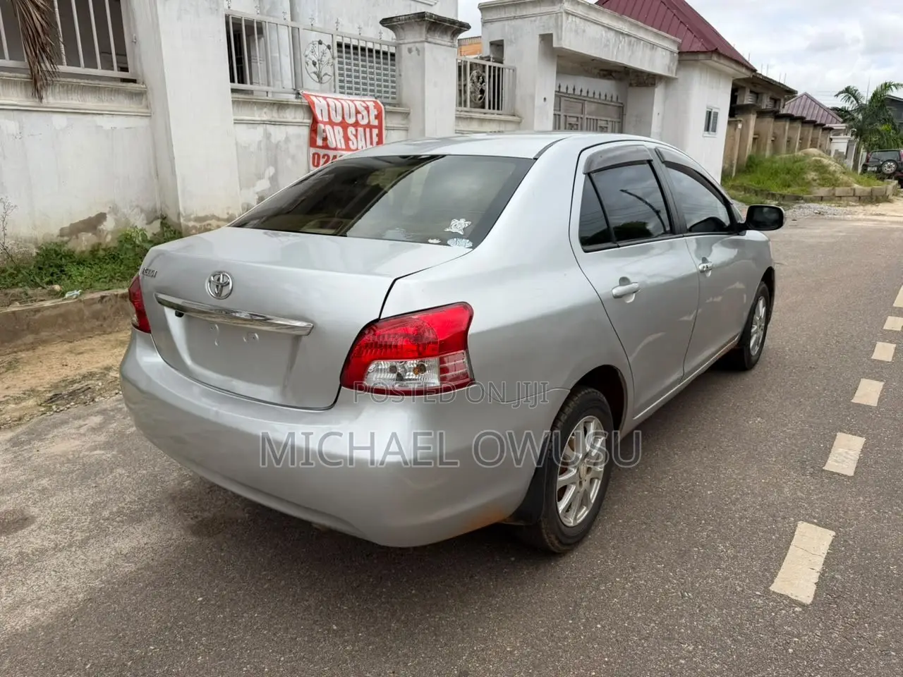 Toyota Belta 2010 Silver