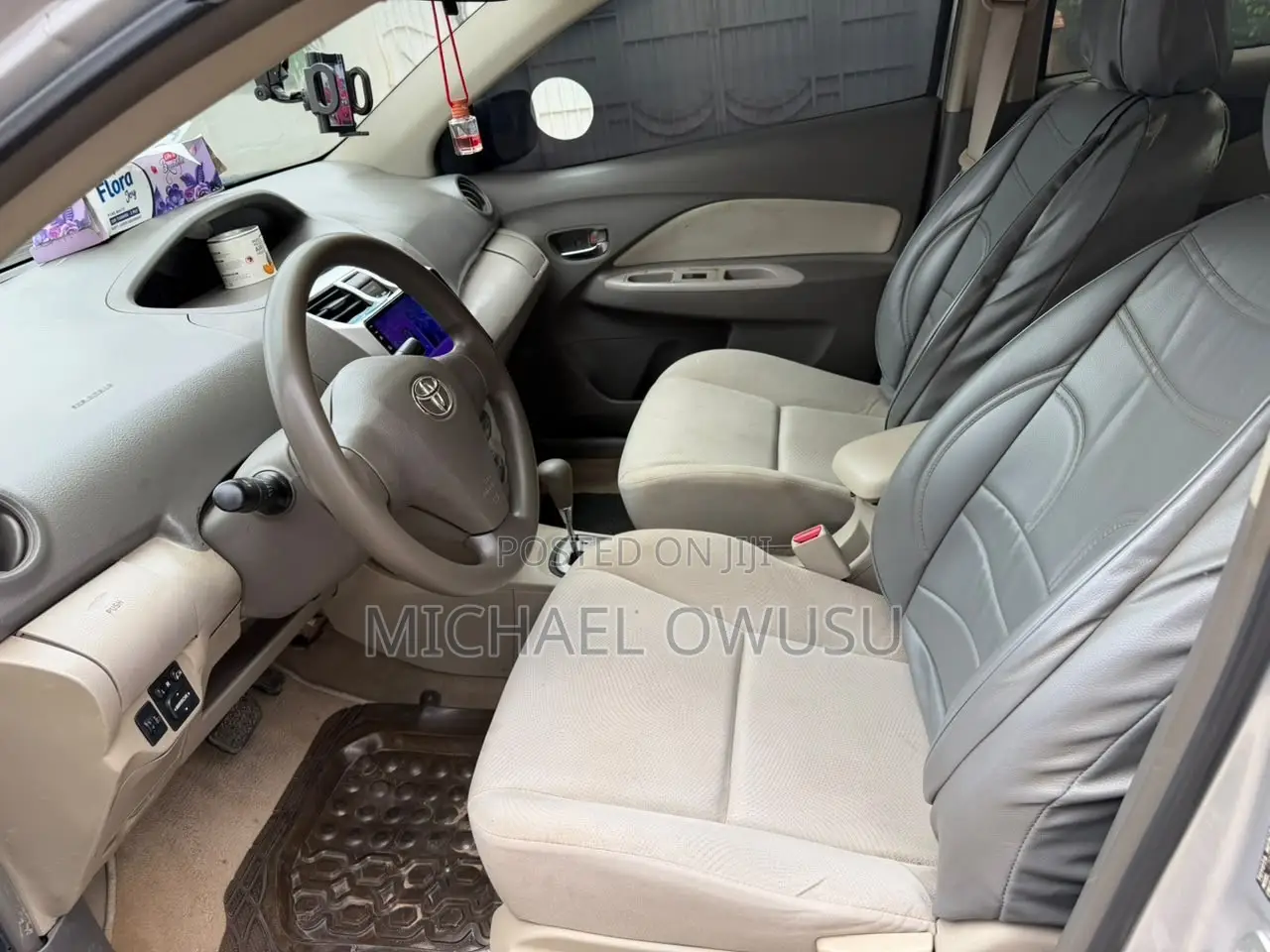Toyota Belta 2010 Silver