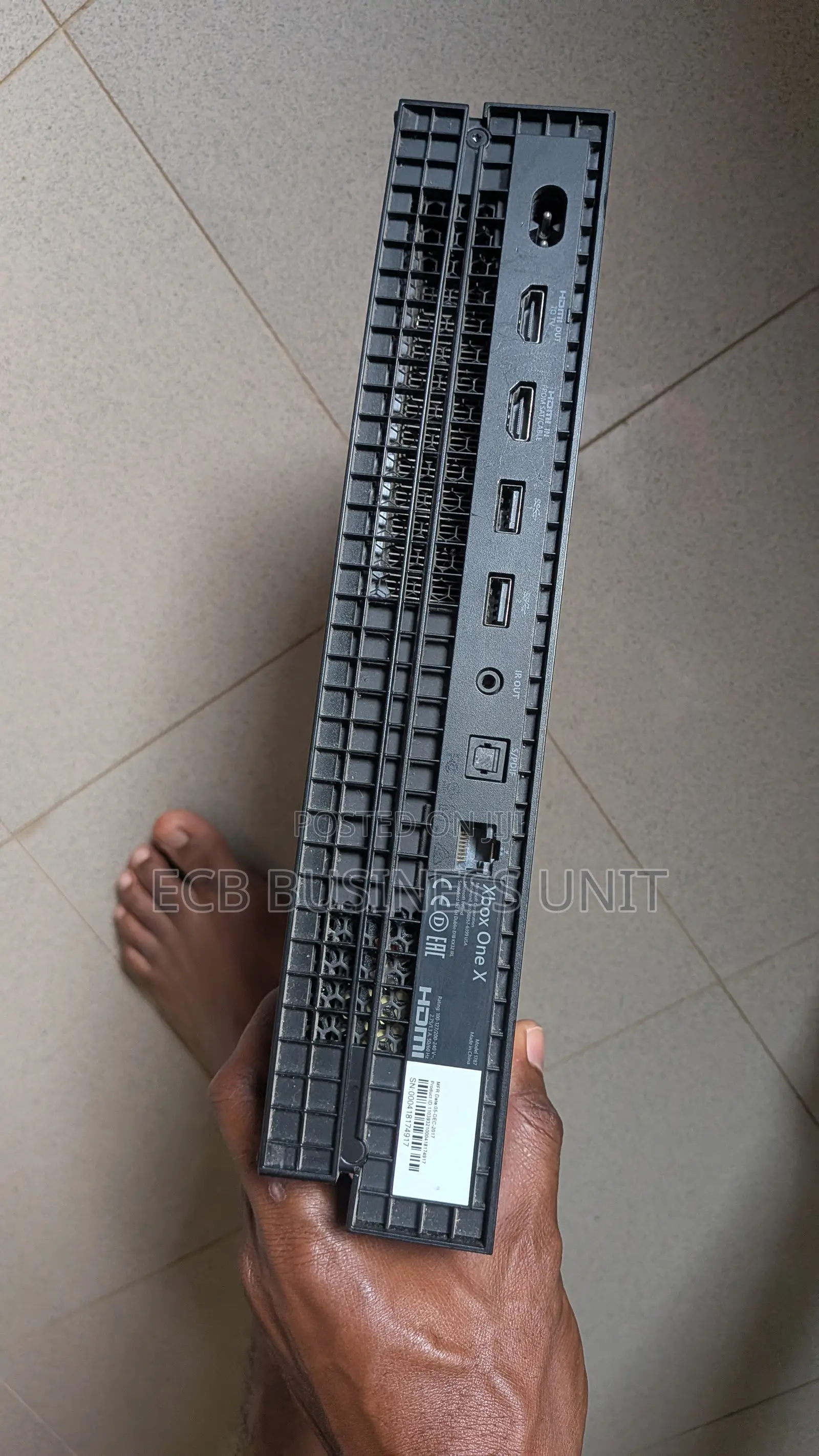 Xbox 1x With One Controller