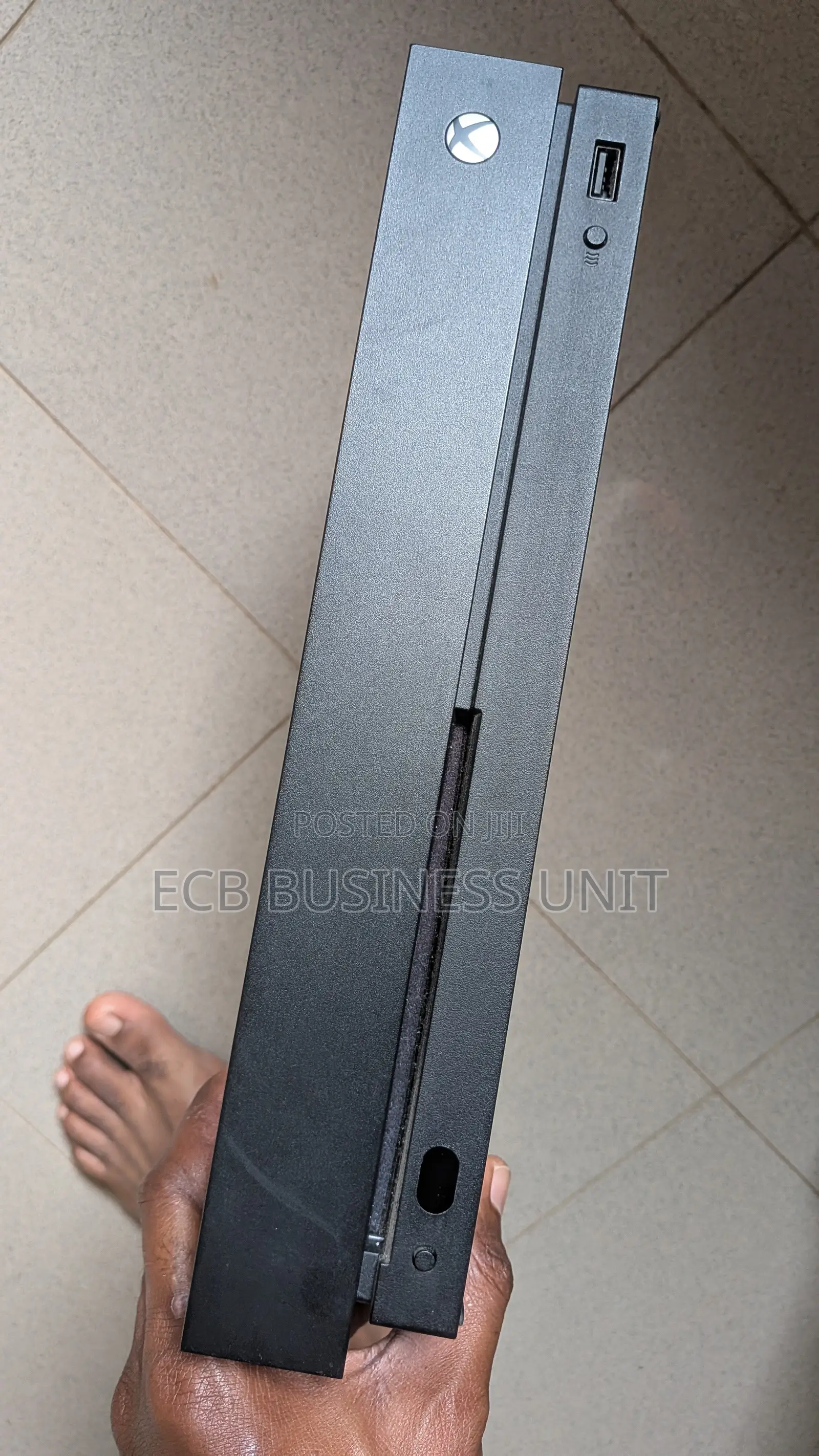 Xbox 1x With One Controller