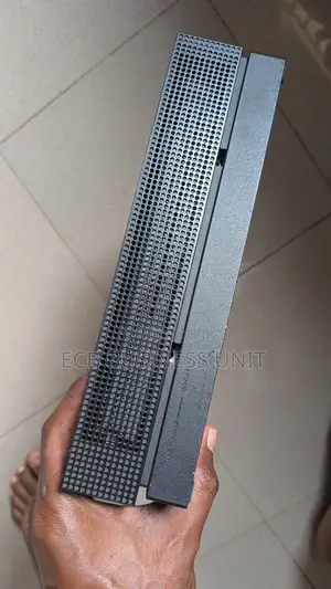 Xbox 1x With One Controller