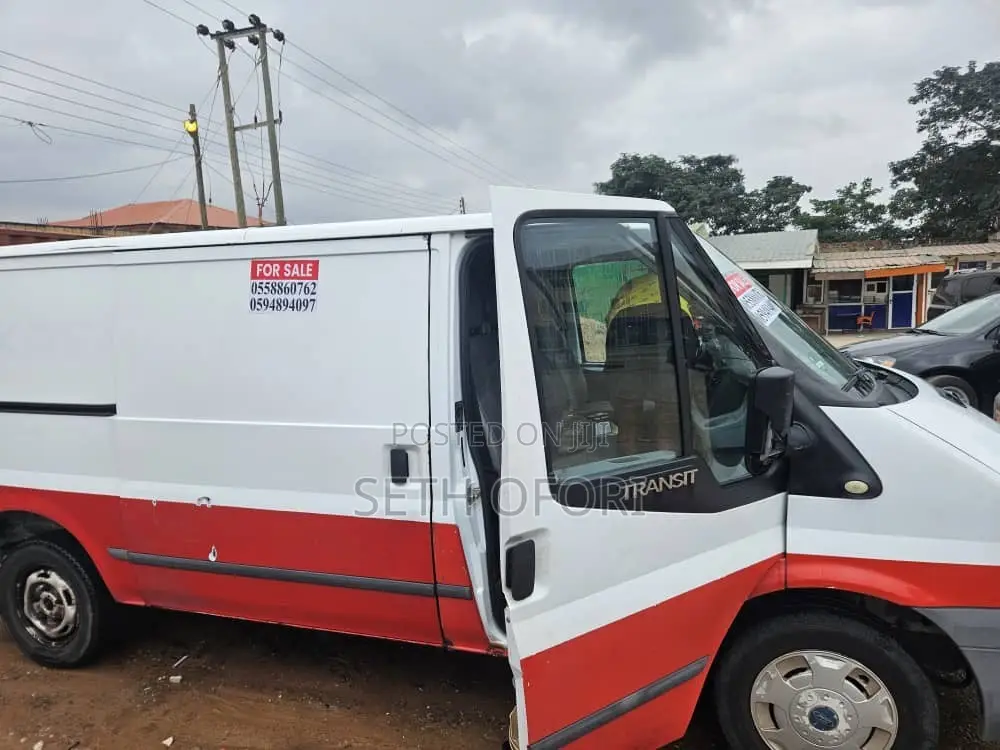 Ford E-350 2011 White