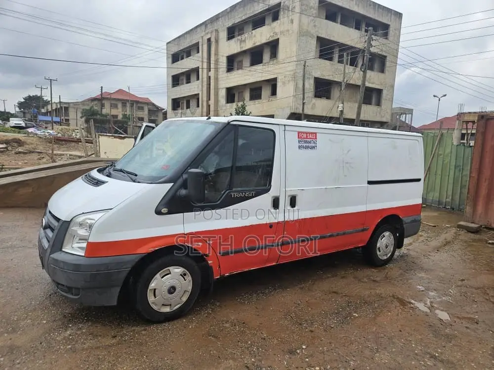Ford E-350 2011 White