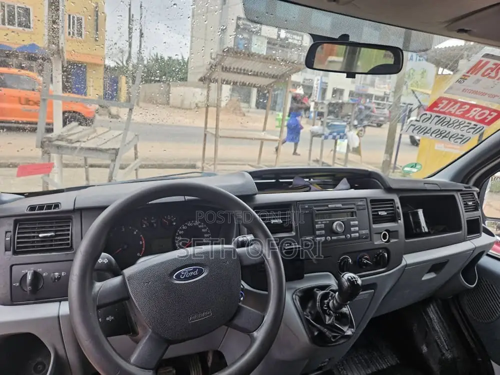Ford E-350 2011 White