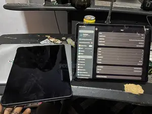 Apple iPad Pro 12.9 (2020) 256 GB Gray