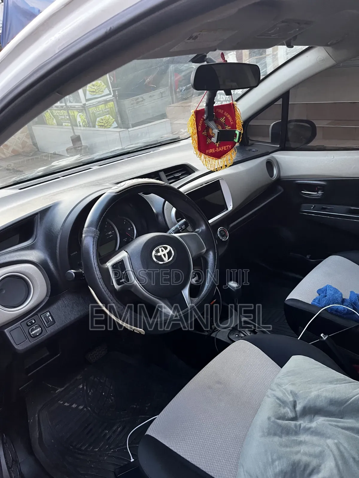 Toyota Yaris 2012 White