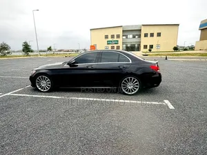 Mercedes-Benz C300 2016 Black