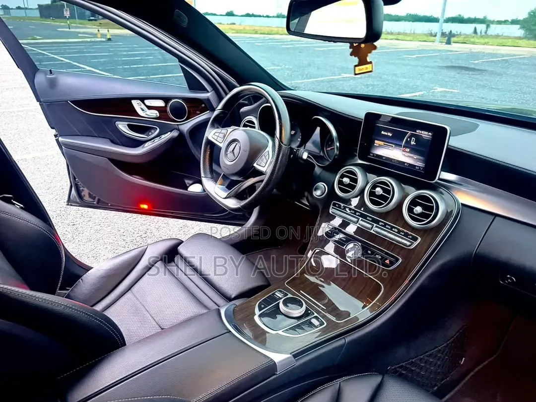Mercedes-Benz C300 2016 Black