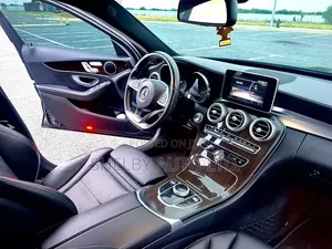 Mercedes-Benz C300 2016 Black
