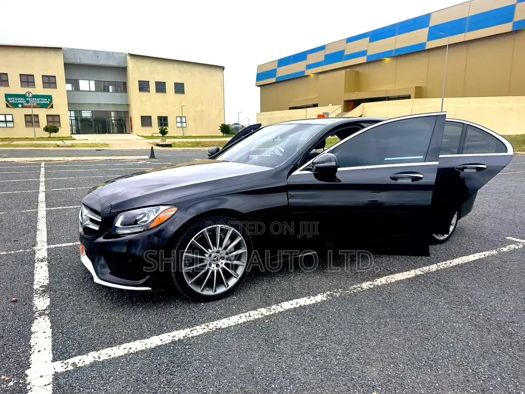Mercedes-Benz C300 2016 Black