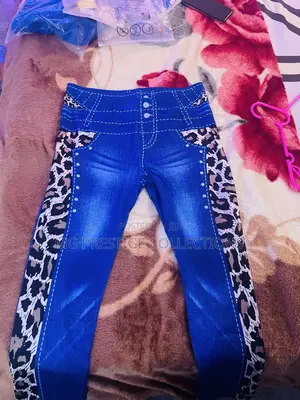 Stylish High-Waist Denim Print Jeggings With Leopard Side Patch