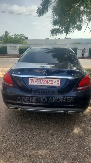 Mercedes-Benz C300 Luxury 4dr AWD 4Matic Sedan (2.0L 4cyl 7A) 2015 Blue