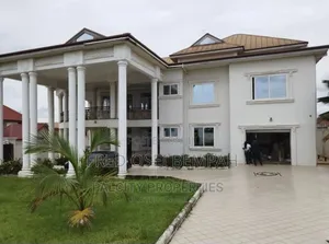 6bdrm Mansion in Kumasi Metropolitan for sale